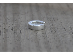 Серебряная серьга - кольцо для хряща или мочки уха